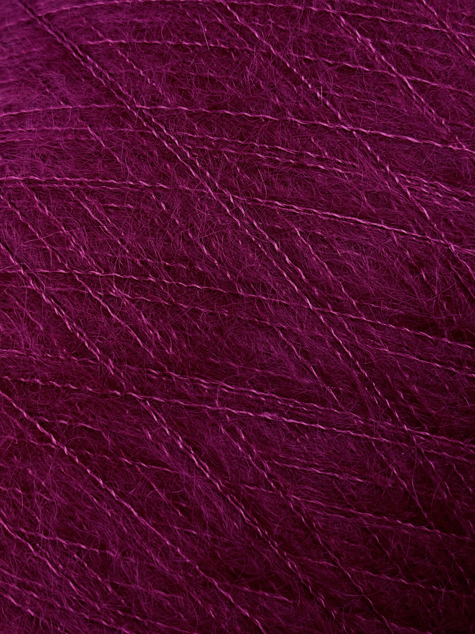 Manifattura Sesia Art. Vivienne 850 m / 100 g – Garn 70 % Super Kid Mohair RMS 30 % Maulbeerseide col. Sangria (5025)
